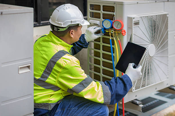 Professional Heat Pump Repair technician working in Lacoochee, FL